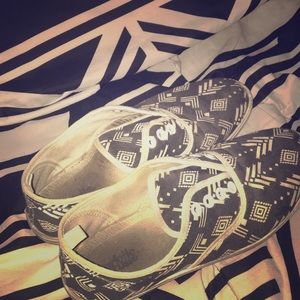 Black and white pattern sneakers